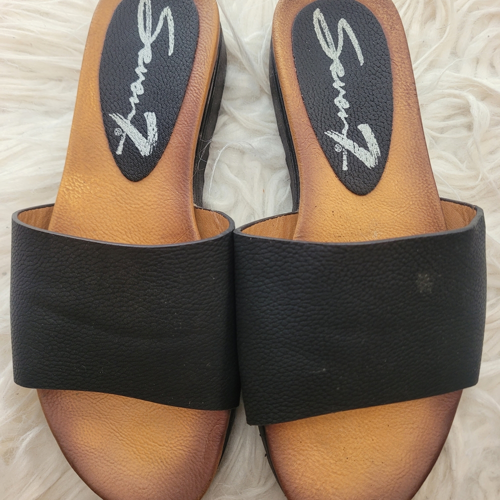 Seven7 Black and Brown Sandals with Minimalist Design
